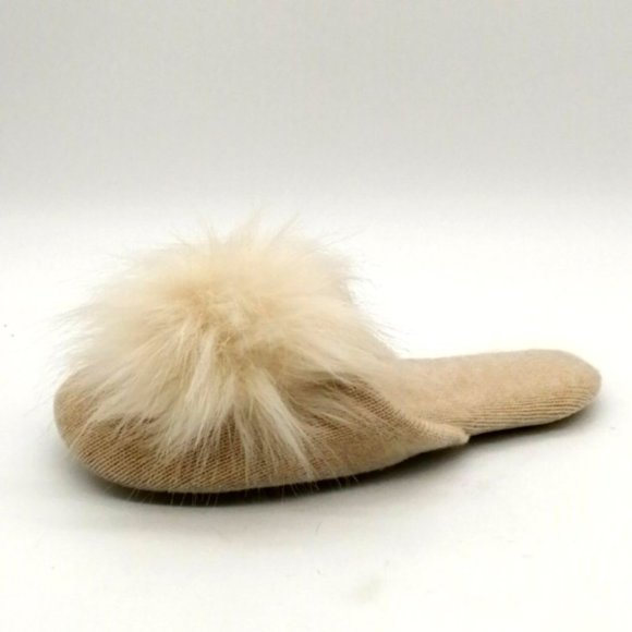 Express Womens Slip On Scuff Slippers Beige Knit Faux Fur Pom Pom S 5-6‎ - Picture 1 of 9